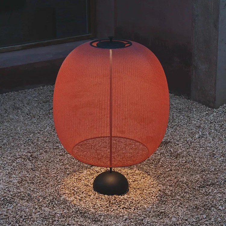 closer outdoor closer outdoor